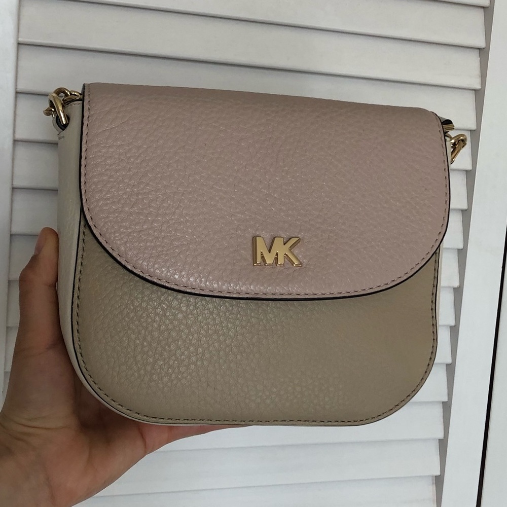 MICHAEL KORS HALF DOME CROSSBODY
